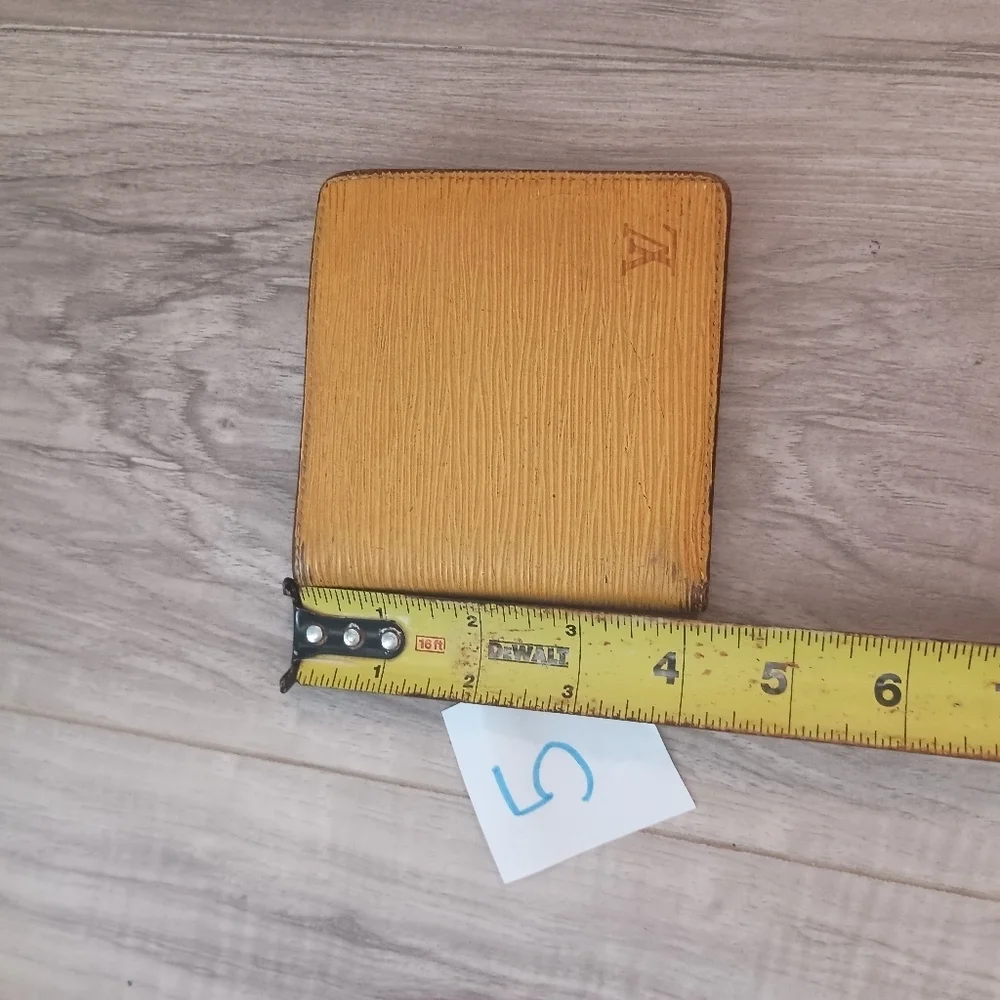 LOUIS VUITTON Epi Bifold  Wallet Marco  Yellow - Picture 8 of 8